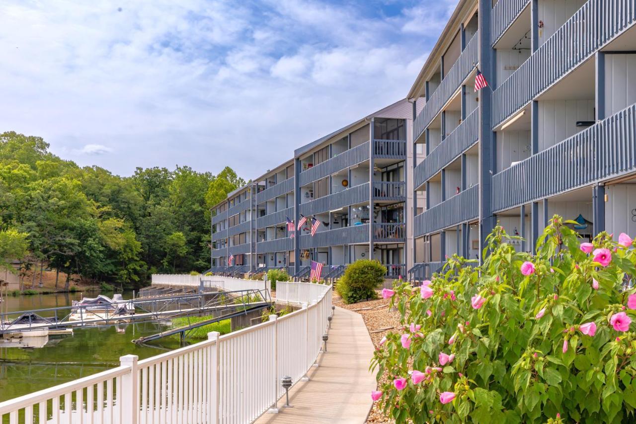 B Lakefront! Remodeled, Boat Slip, Patio Views, Pool, Boat Ramp, Wifi Osage Beach Eksteriør billede