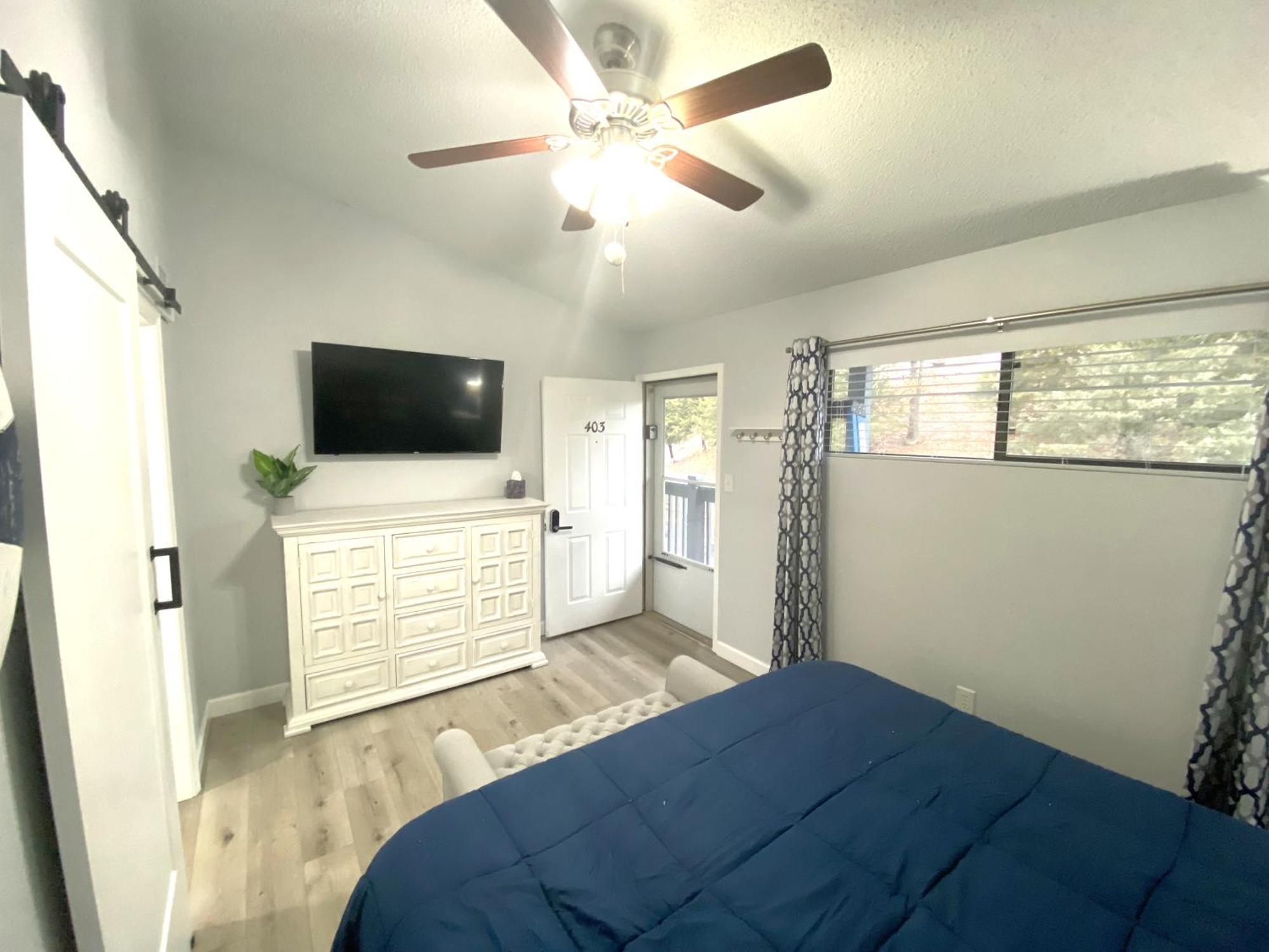 B Lakefront! Remodeled, Boat Slip, Patio Views, Pool, Boat Ramp, Wifi Osage Beach Eksteriør billede