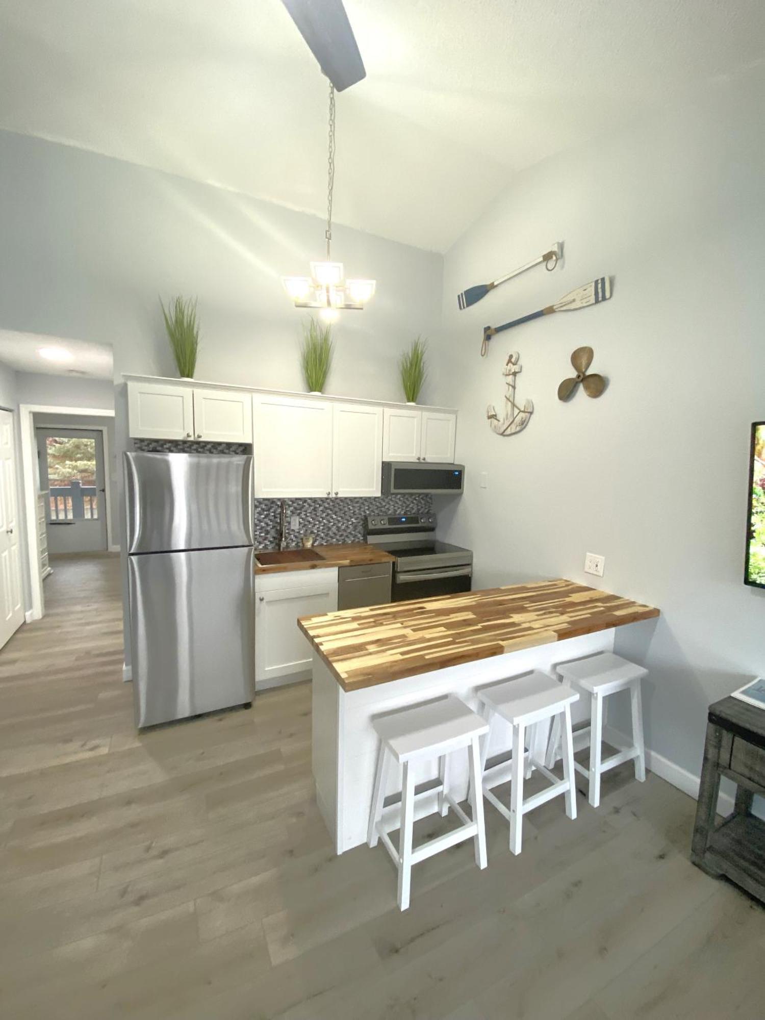 B Lakefront! Remodeled, Boat Slip, Patio Views, Pool, Boat Ramp, Wifi Osage Beach Eksteriør billede