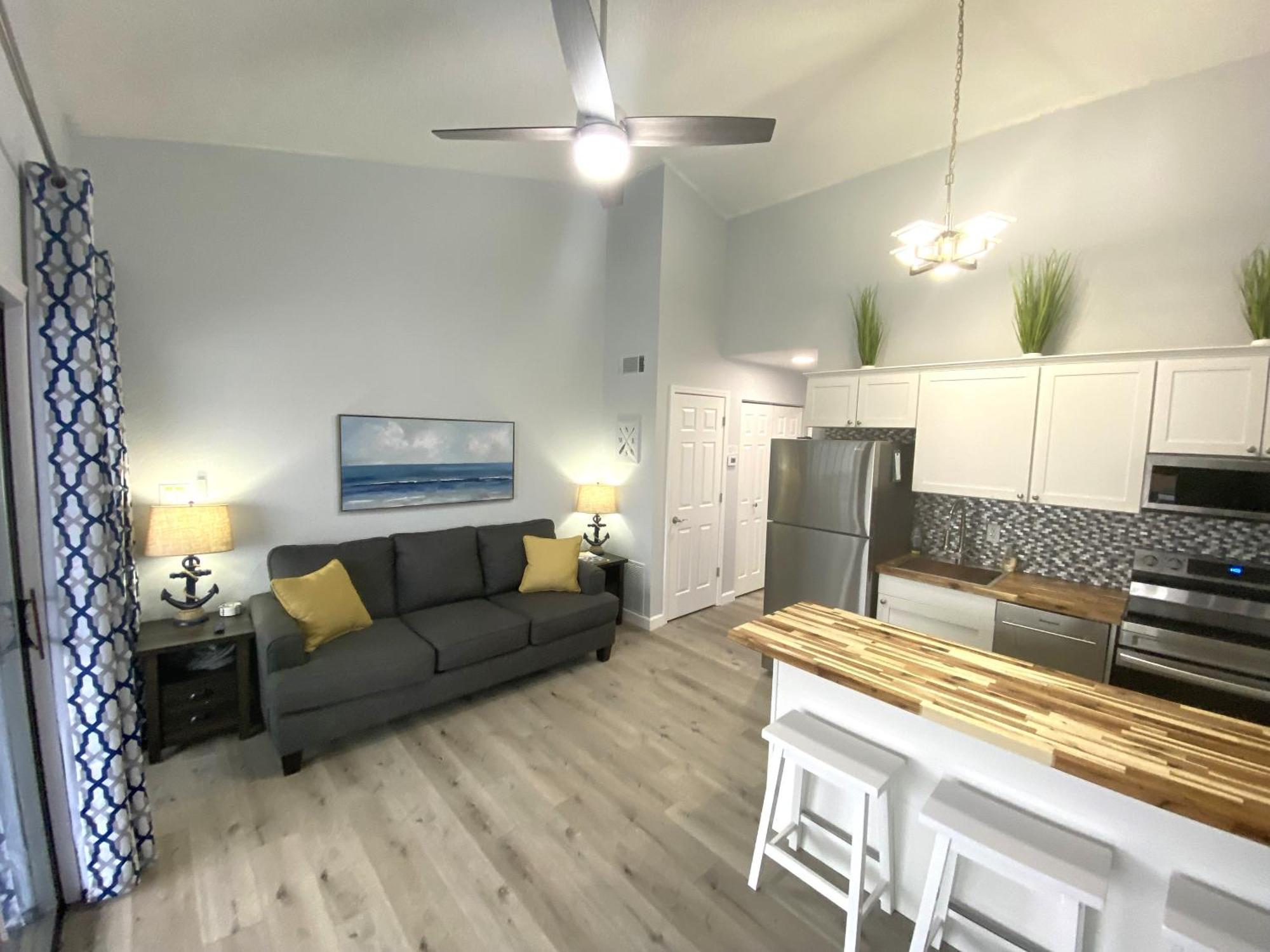B Lakefront! Remodeled, Boat Slip, Patio Views, Pool, Boat Ramp, Wifi Osage Beach Eksteriør billede