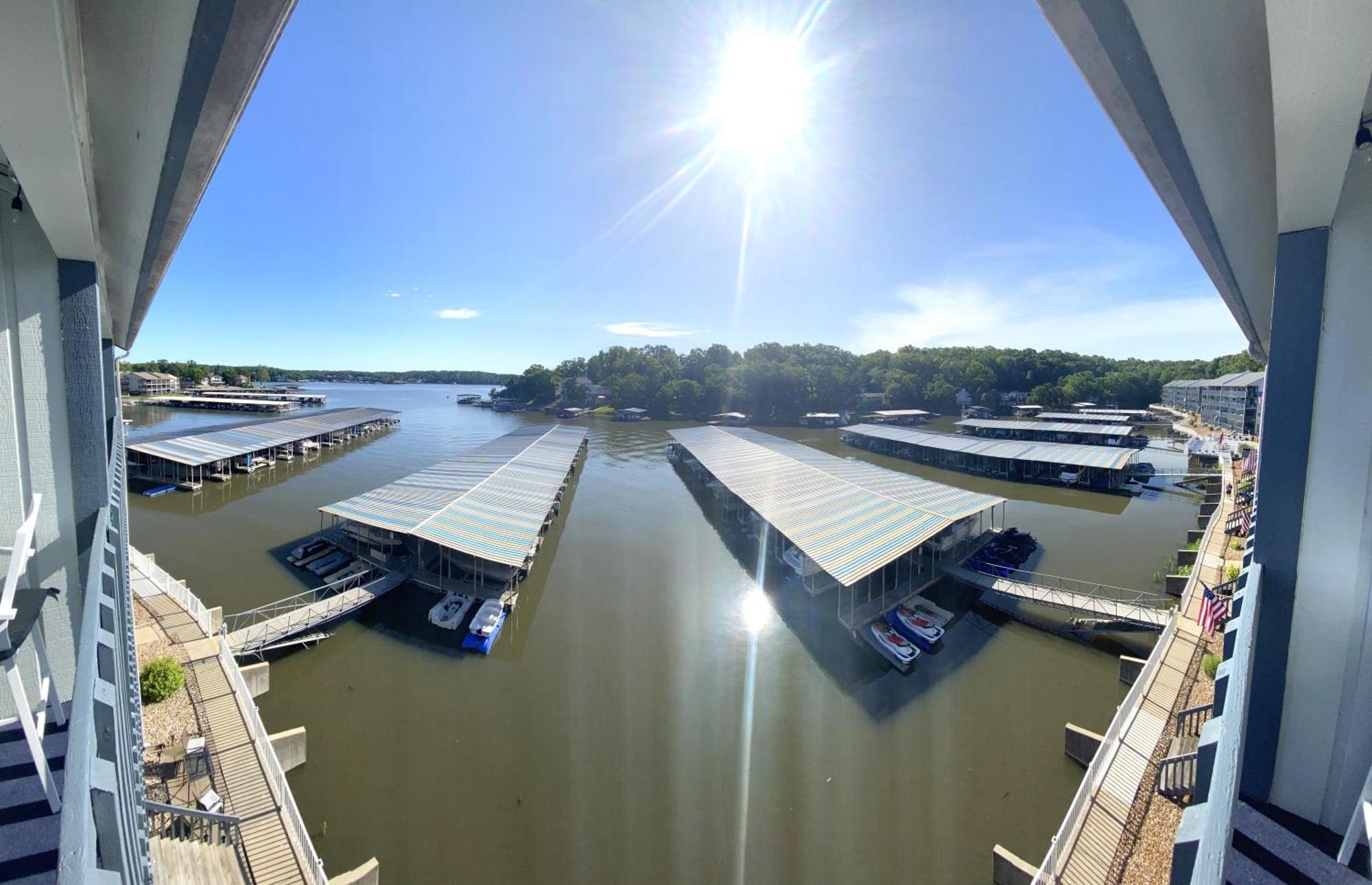 B Lakefront! Remodeled, Boat Slip, Patio Views, Pool, Boat Ramp, Wifi Osage Beach Eksteriør billede