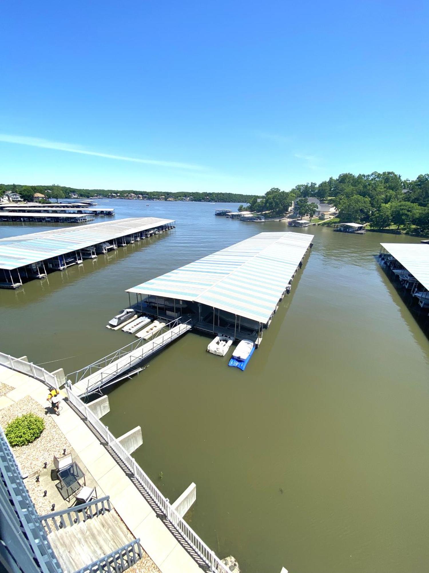 B Lakefront! Remodeled, Boat Slip, Patio Views, Pool, Boat Ramp, Wifi Osage Beach Eksteriør billede