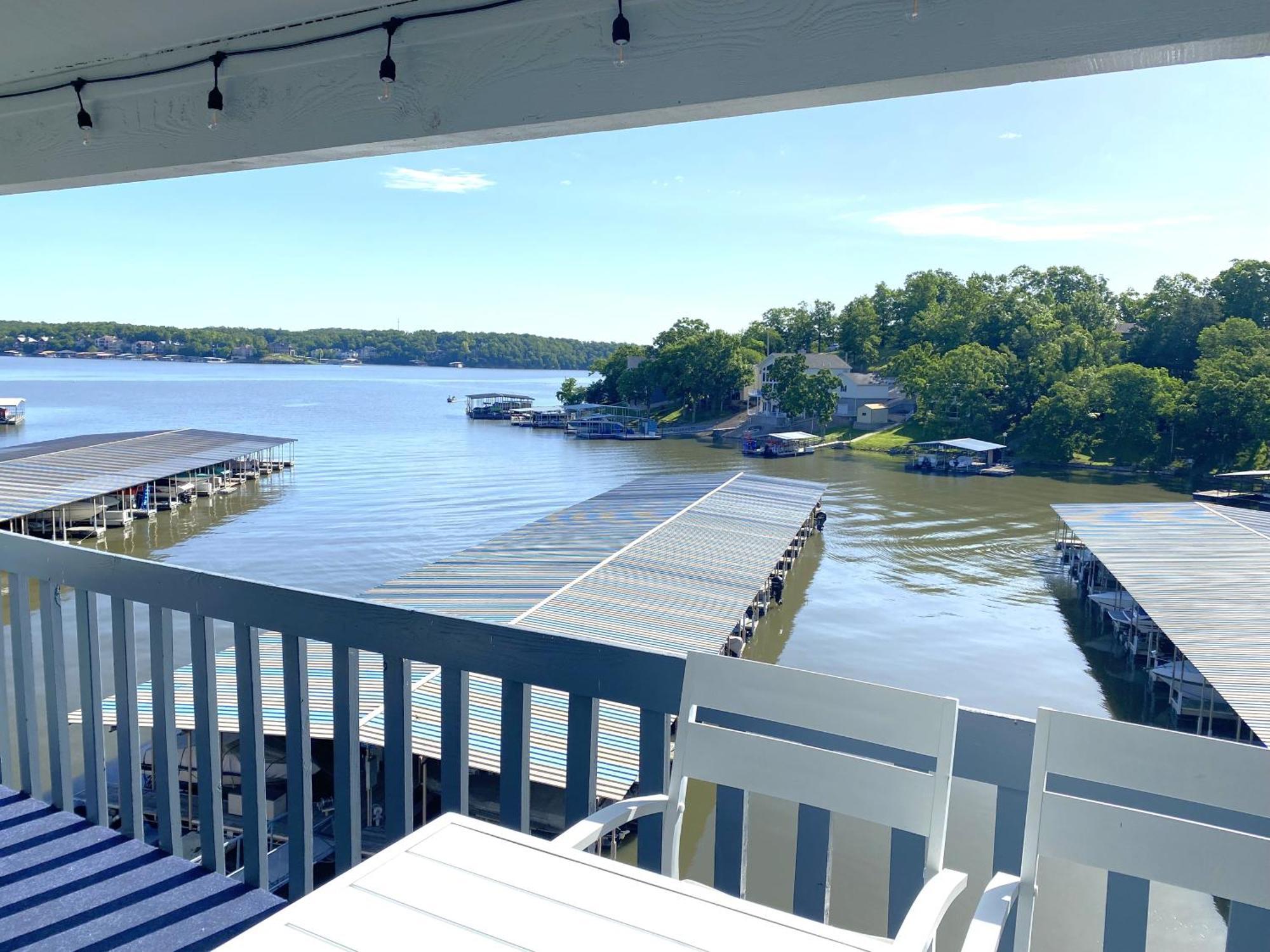 B Lakefront! Remodeled, Boat Slip, Patio Views, Pool, Boat Ramp, Wifi Osage Beach Eksteriør billede
